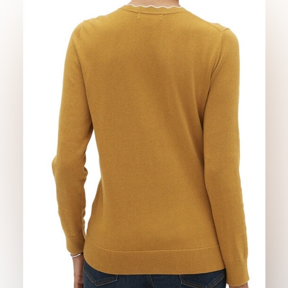 Banana Republic Golden Crew Neck Sweater - Picture 2 of 4